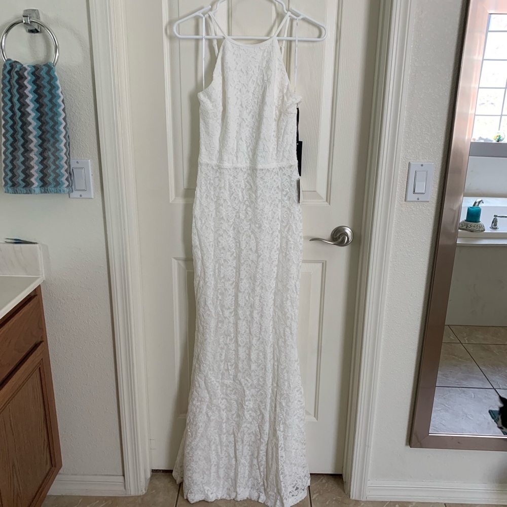 EPHEMERAL ALLURE IVORY LACE MAXI DRESS
